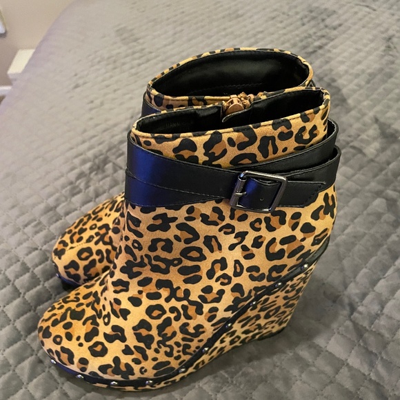 #ShoeCraze - Picture 1 of 2